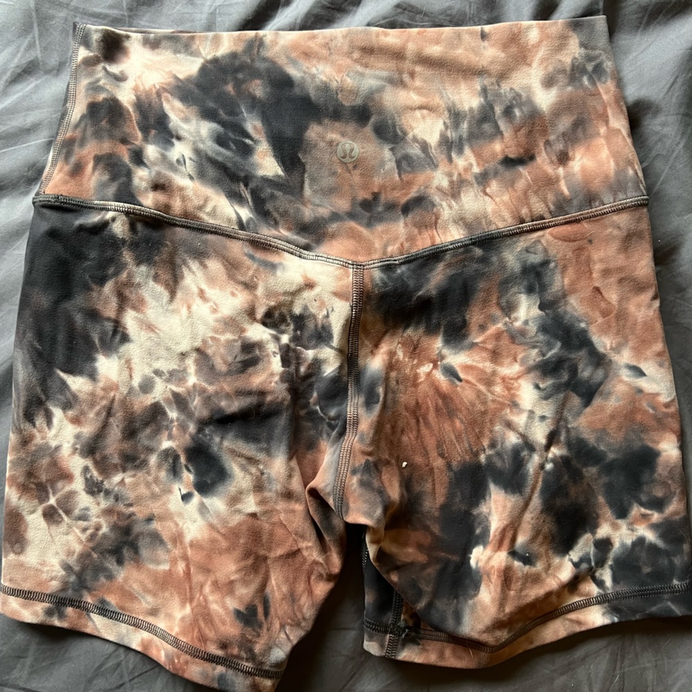 Lululemon Yoga Align High Rise Short 6”